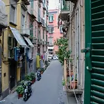 Tra I Vicoli Di Napoli, La Olivella Design E Amore