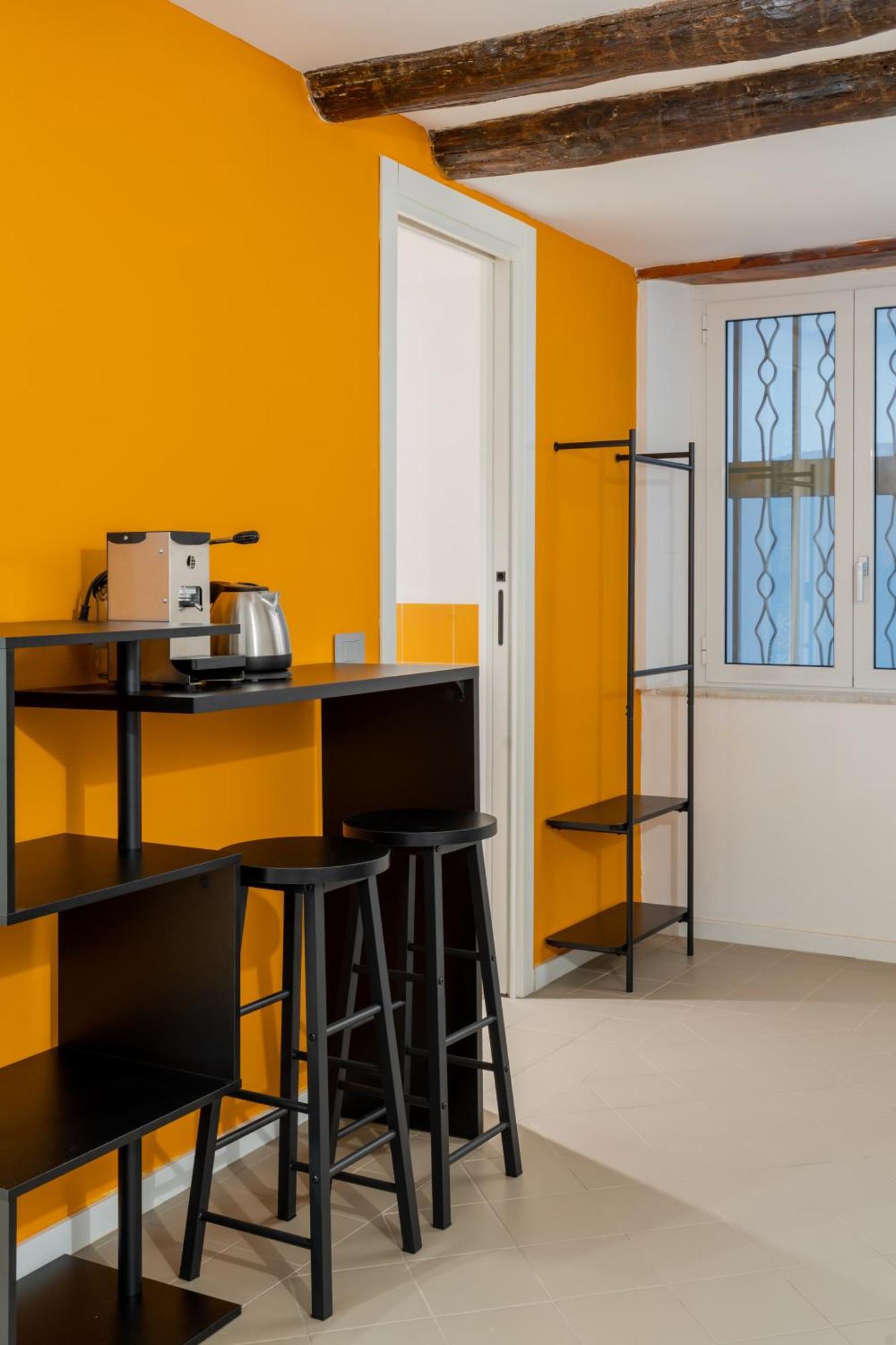 Tra I Vicoli Di Napoli, La Olivella Design E Apartment