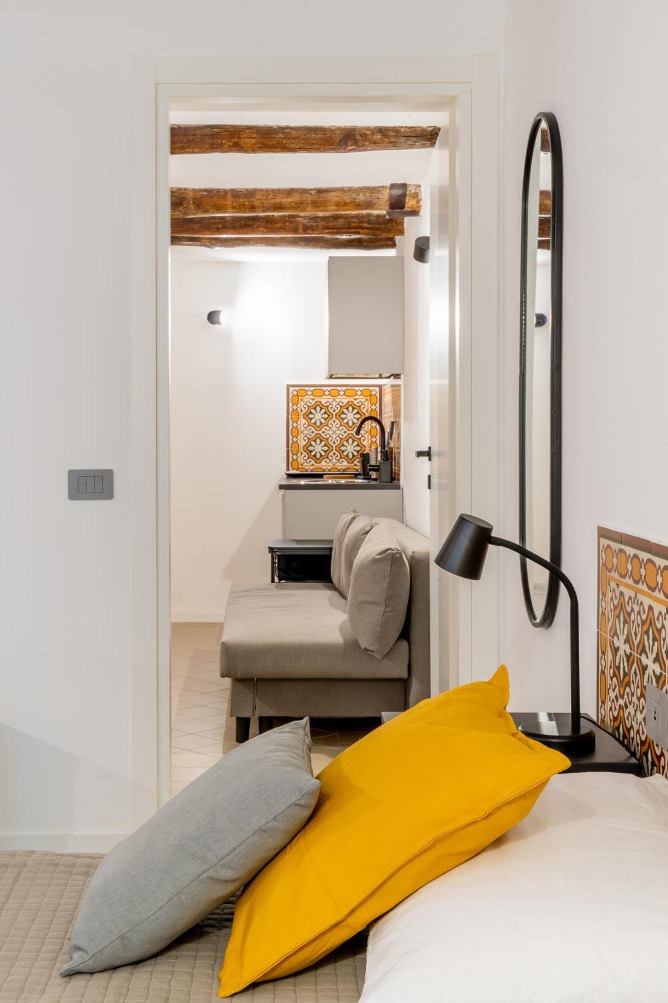 Tra I Vicoli Di Napoli, La Olivella Design E Appartement