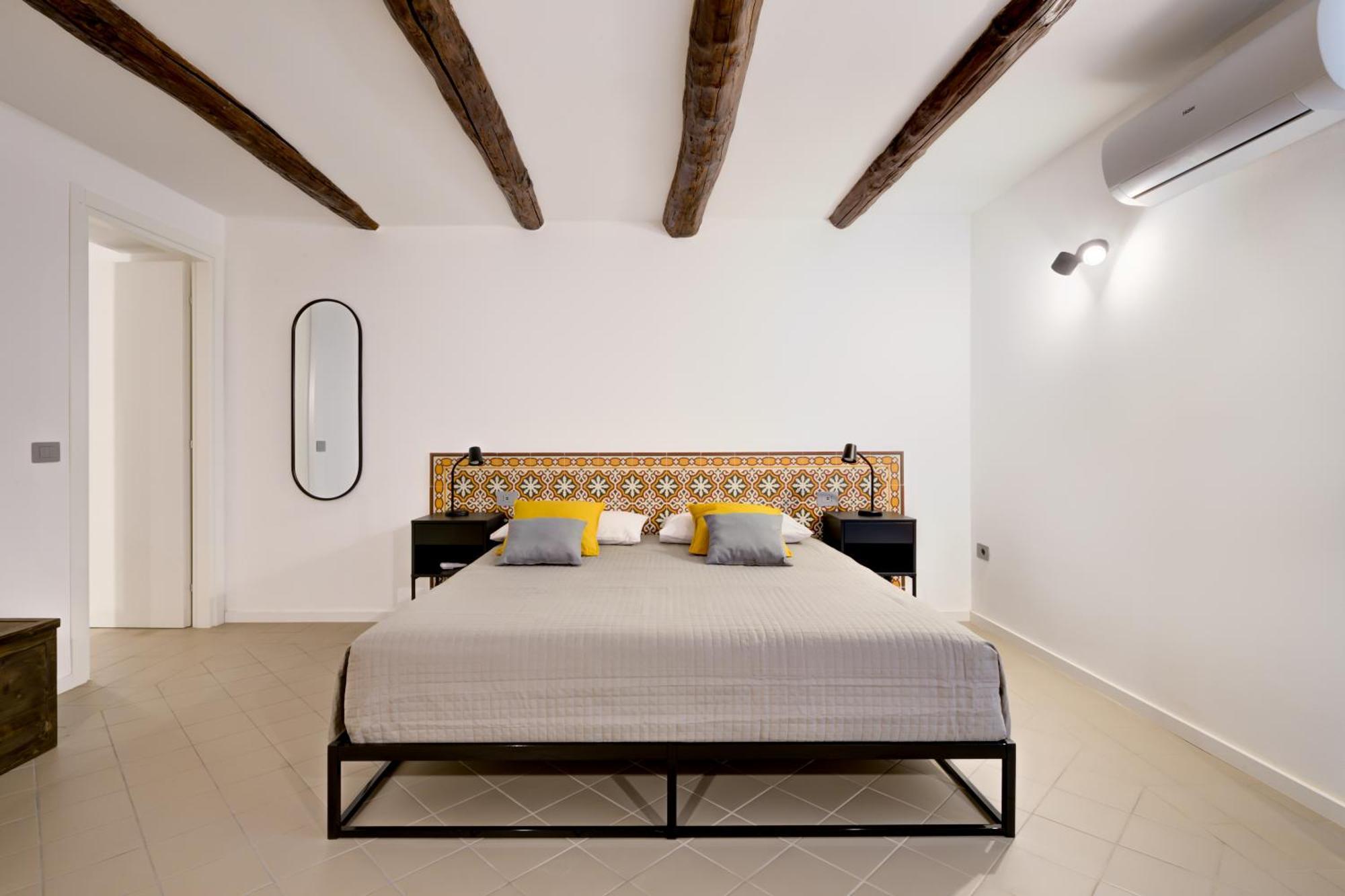 Apartment Tra I Vicoli Di Napoli, La Olivella Design E *